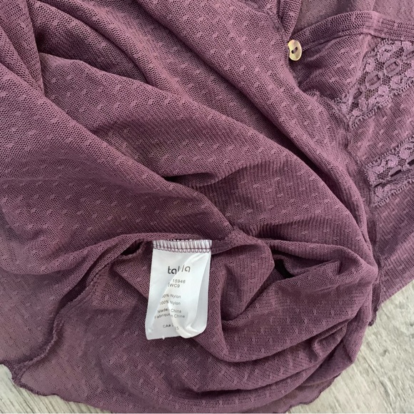 Talula - Lightweight Flowy Top - Small - Picture 12 of 16